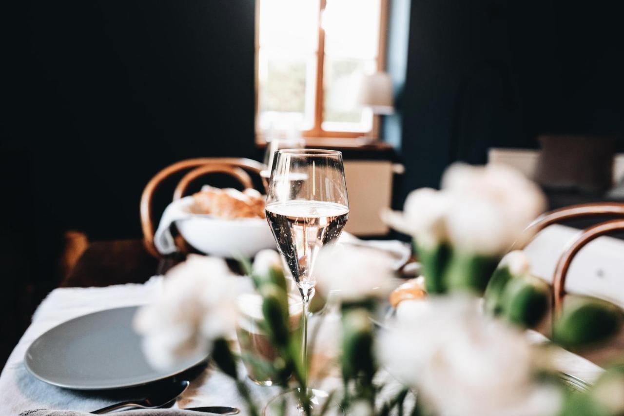 Villa100Und10 By Seebnb Klagenfurt am Woerthersee Ngoại thất bức ảnh