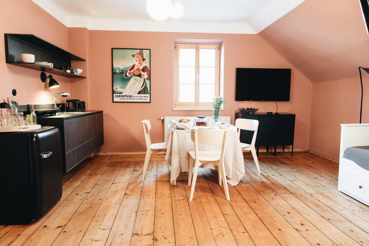 Villa100Und10 By Seebnb Klagenfurt am Woerthersee Ngoại thất bức ảnh